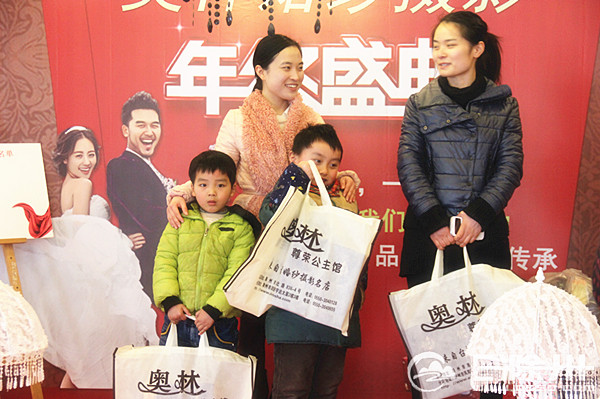 奥林婚纱_婚纱情侣头像(3)